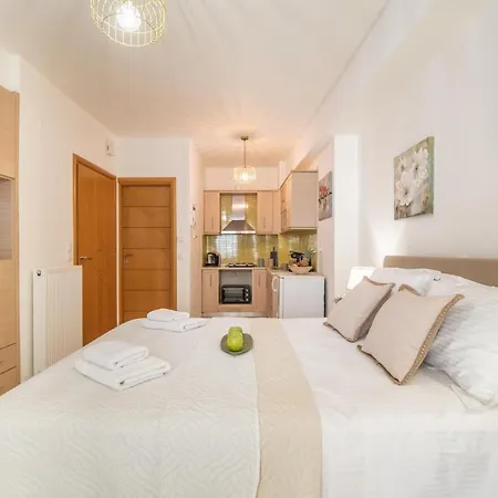 Myrtia Few Steps From The Sea *